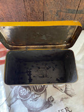 Load image into Gallery viewer, Collectible Tobacco Tin Stone Ordean Wells
